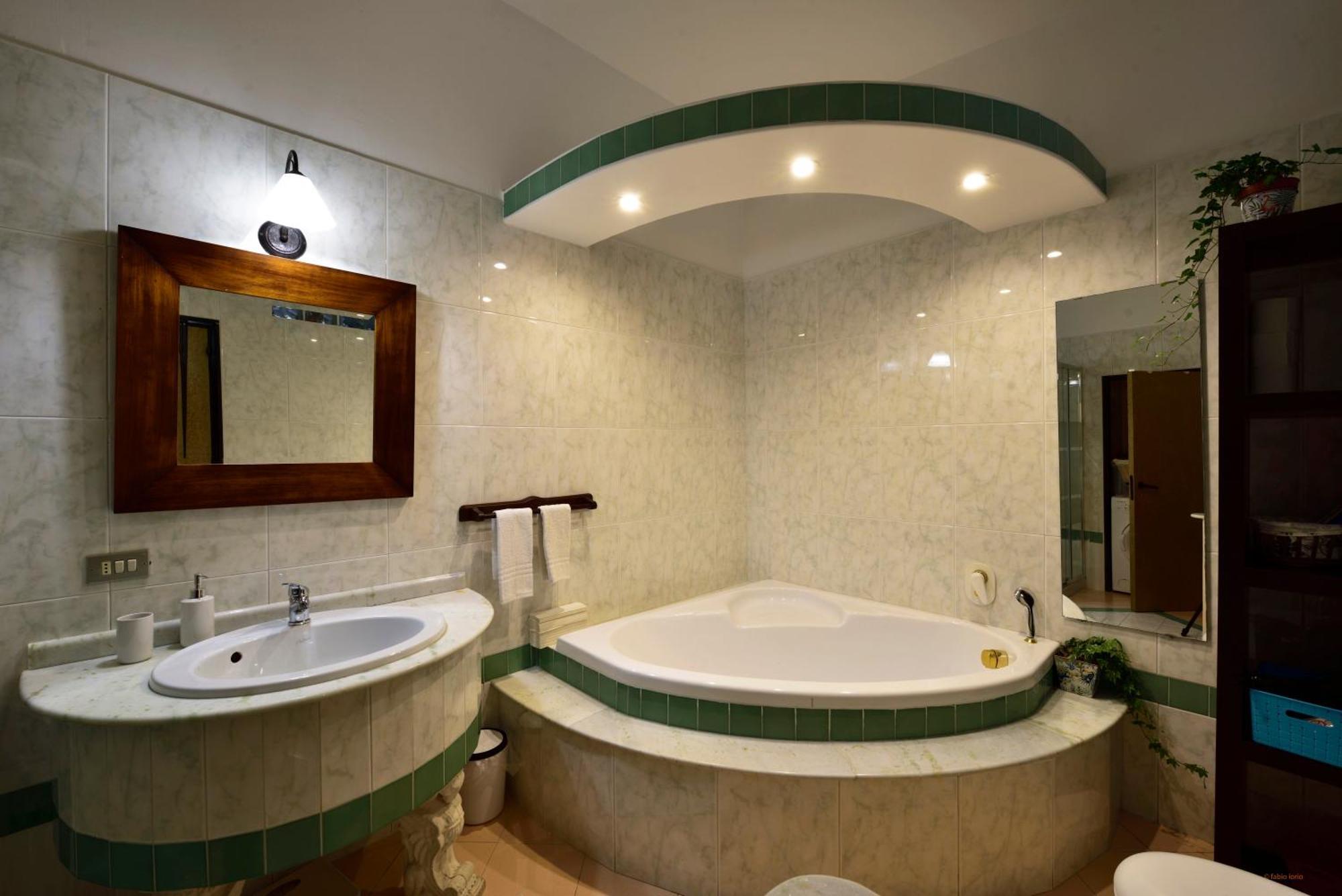 Ciaobari Apartment - Elegant 4 Bedrooms In The Heart Of Old Town Extérieur photo